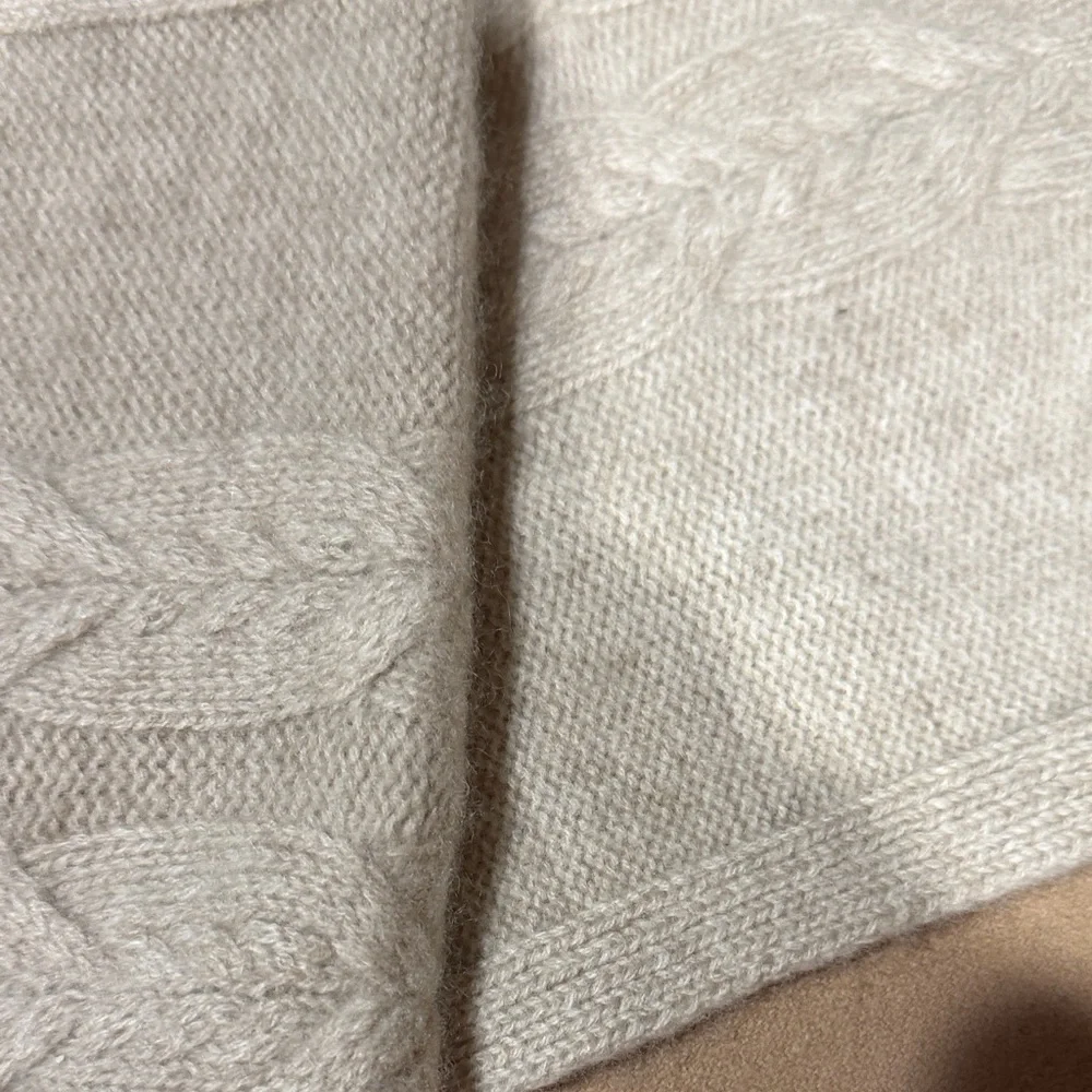 Tahari Cream Cashmere Knit Scarf 74x13 unisex NEW